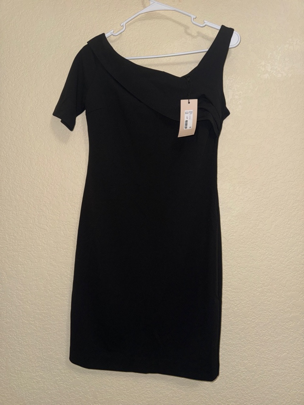 ST. studio Black One-Shoulder Short Sleeve Sheath Dress Size Medium NWT